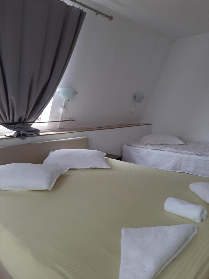 Piccola Italia Casa Racovita คลูจ-นาโปกา ภายนอก รูปภาพ