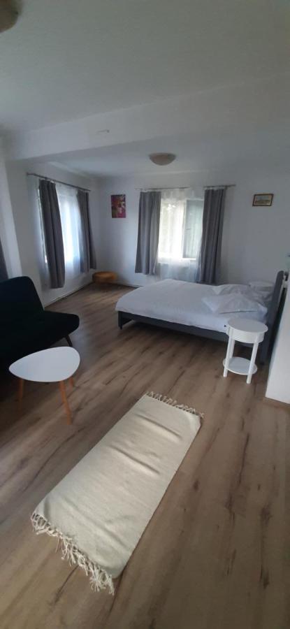 Piccola Italia Casa Racovita คลูจ-นาโปกา ภายนอก รูปภาพ