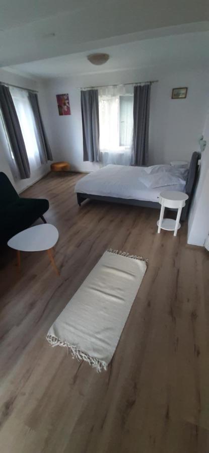 Piccola Italia Casa Racovita คลูจ-นาโปกา ภายนอก รูปภาพ