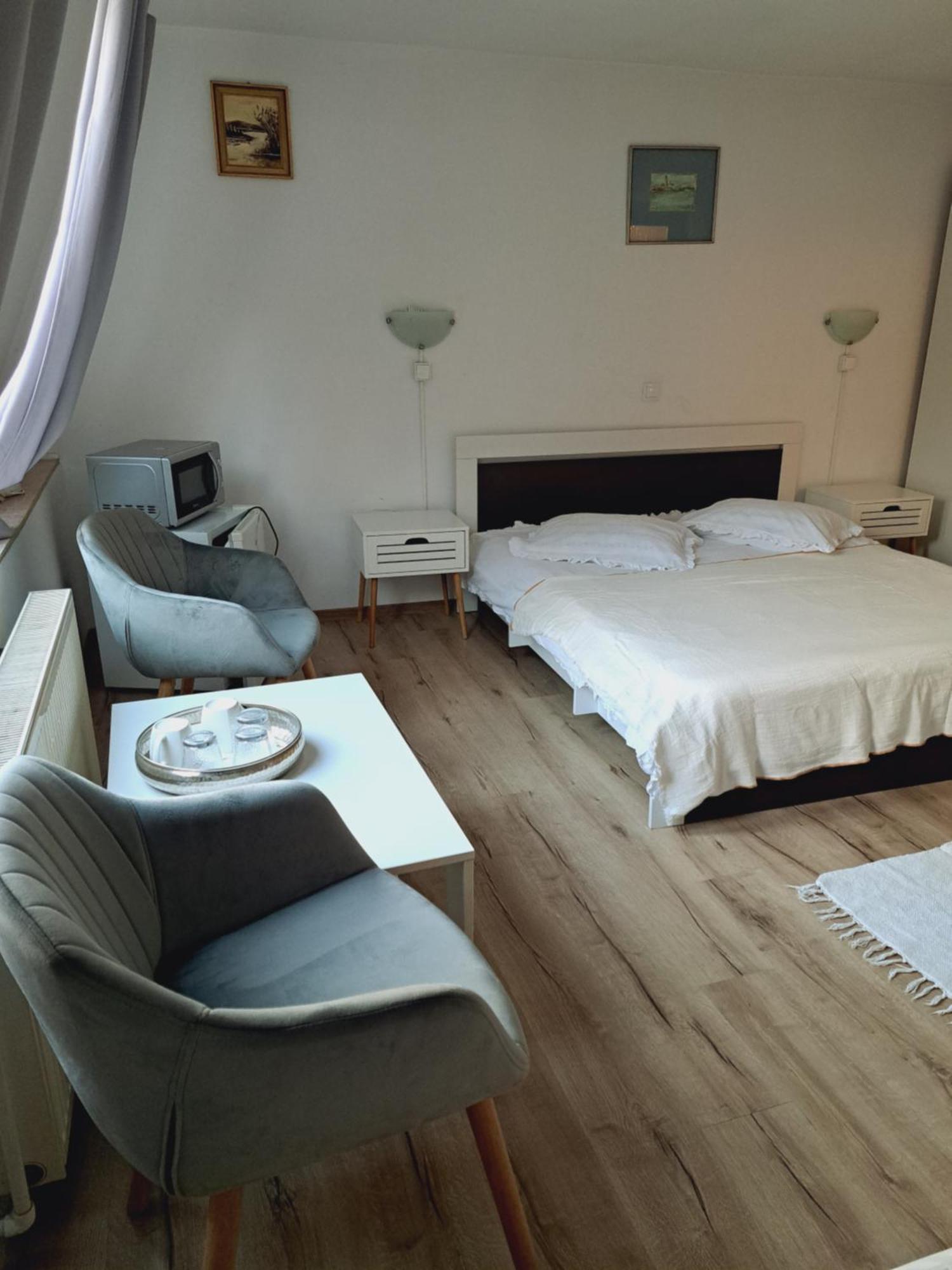 Piccola Italia Casa Racovita คลูจ-นาโปกา ภายนอก รูปภาพ