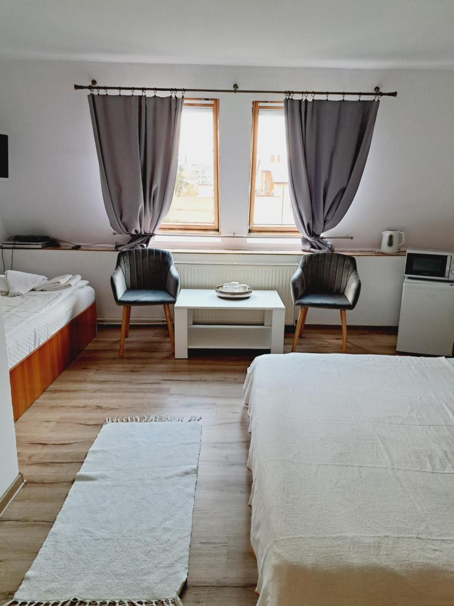 Piccola Italia Casa Racovita คลูจ-นาโปกา ภายนอก รูปภาพ
