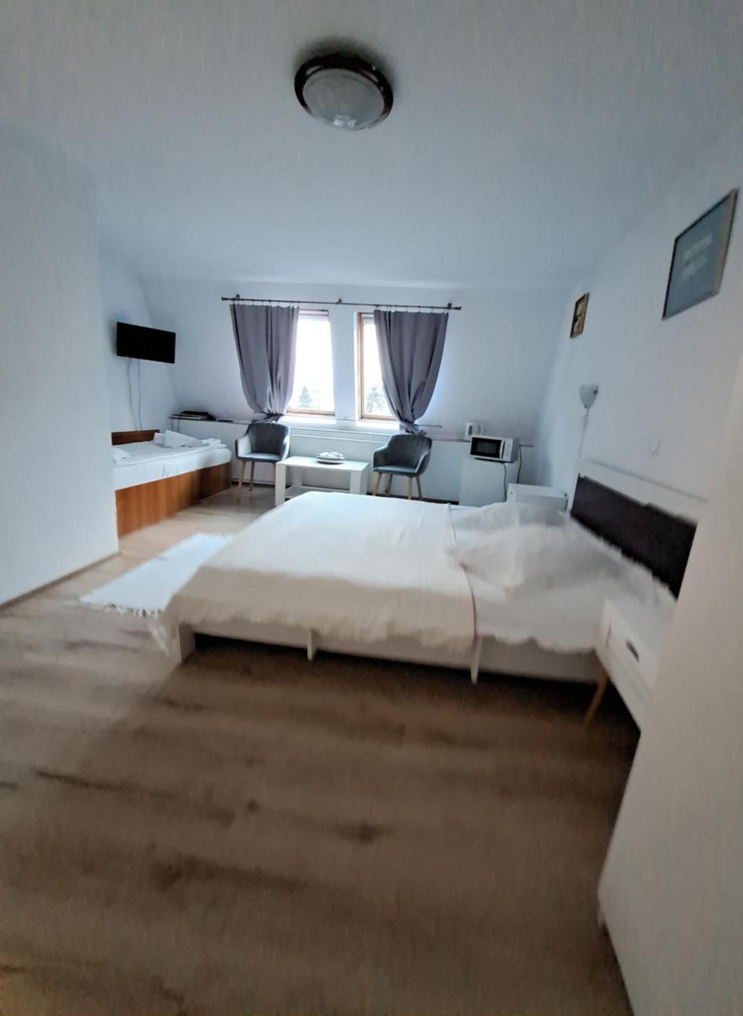 Piccola Italia Casa Racovita คลูจ-นาโปกา ภายนอก รูปภาพ