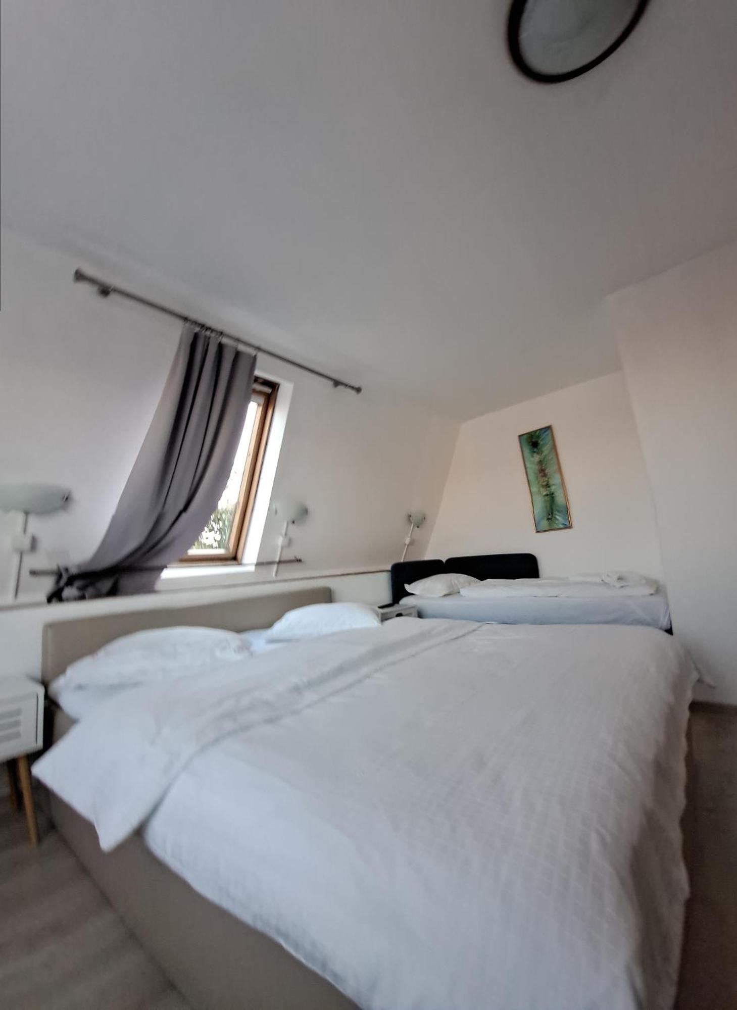 Piccola Italia Casa Racovita คลูจ-นาโปกา ภายนอก รูปภาพ